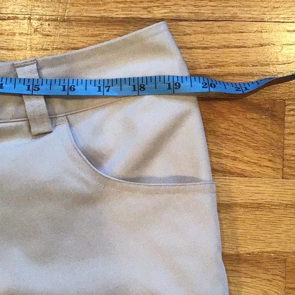 Women's Adidas Climalite golf short in light beige size 14 - Picture 11 of 11